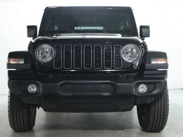 2025 Jeep Wrangler in Bedford, OH 44146 - 18104022 5