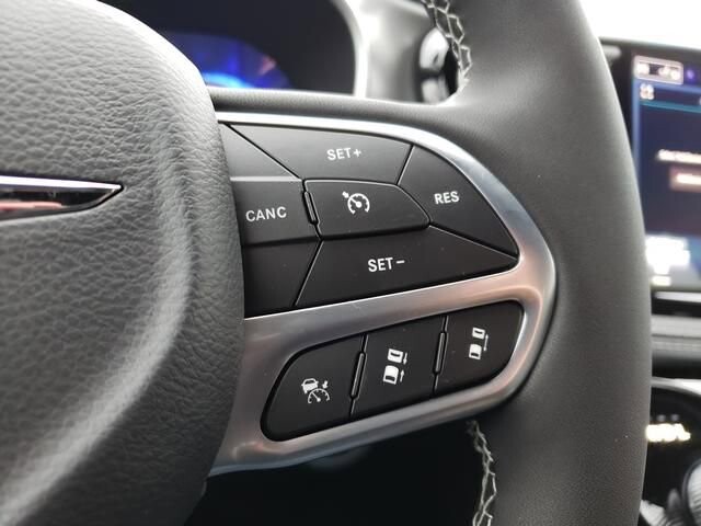 2026 Chrysler Pacifica in Bedford, OH 44146 - 18104023 10