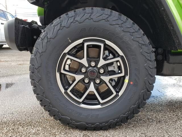 2026 Jeep Wrangler in Bedford, OH 44146 - 18104025 12