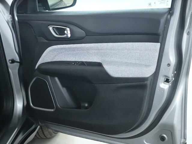 2024 Jeep Compass in Bedford, OH 44146 - 18104026 33