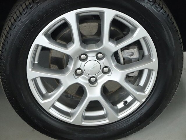 2024 Jeep Compass in Bedford, OH 44146 - 18104026 10