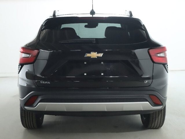 2025 Chevrolet Trax in Bedford, OH 44146 - 18104028 42