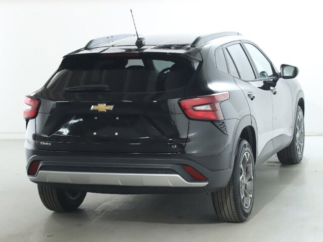 2025 Chevrolet Trax in Bedford, OH 44146 - 18104028 46