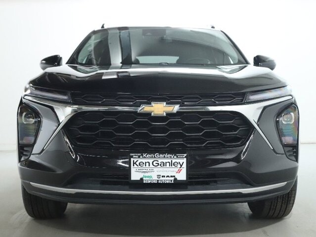 2025 Chevrolet Trax in Bedford, OH 44146 - 18104028 5