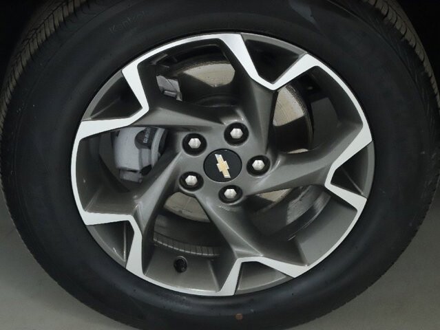 2025 Chevrolet Trax in Bedford, OH 44146 - 18104028 37