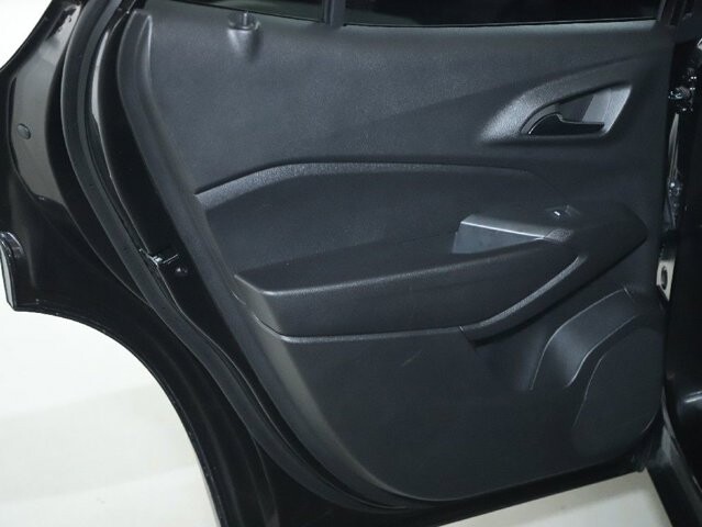 2025 Chevrolet Trax in Bedford, OH 44146 - 18104028 13