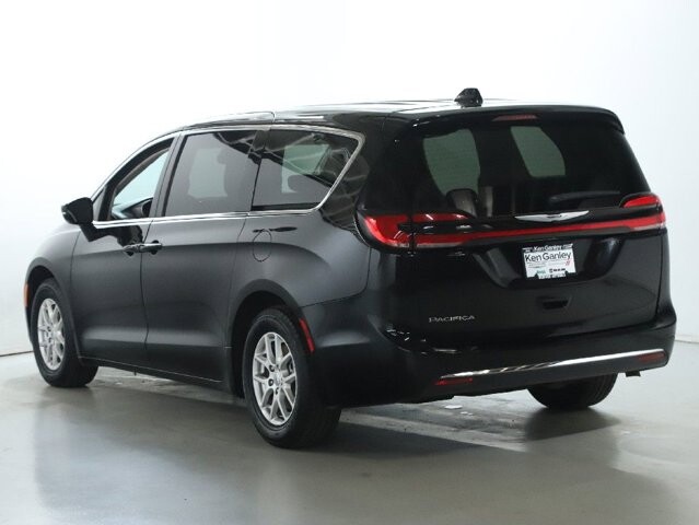 2024 Chrysler Pacifica in Bedford, OH 44146 - 18104032 40
