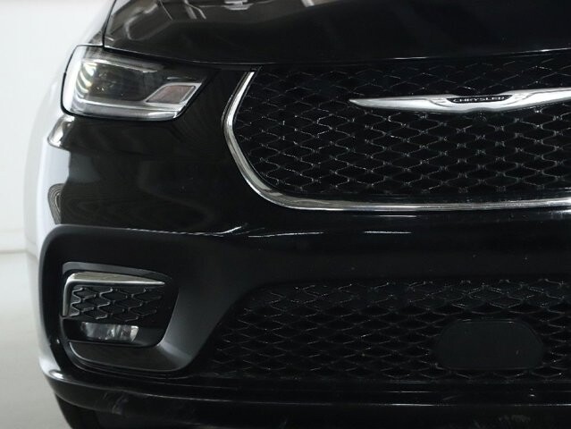 2024 Chrysler Pacifica in Bedford, OH 44146 - 18104032 6