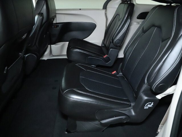 2024 Chrysler Pacifica in Bedford, OH 44146 - 18104032 14