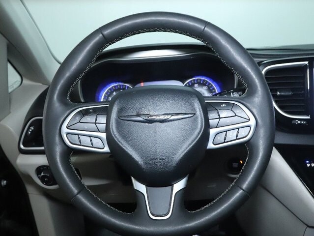 2024 Chrysler Pacifica in Bedford, OH 44146 - 18104032 21