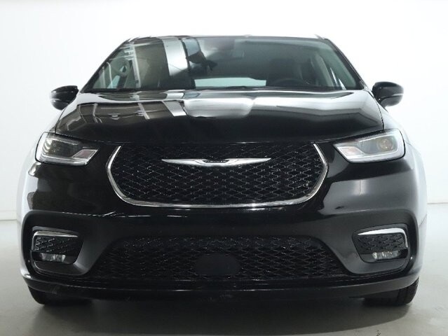 2024 Chrysler Pacifica in Bedford, OH 44146 - 18104032 5