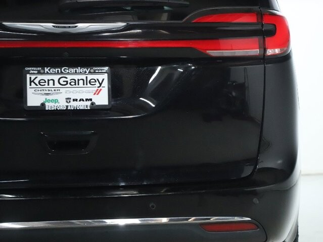 2024 Chrysler Pacifica in Bedford, OH 44146 - 18104032 44