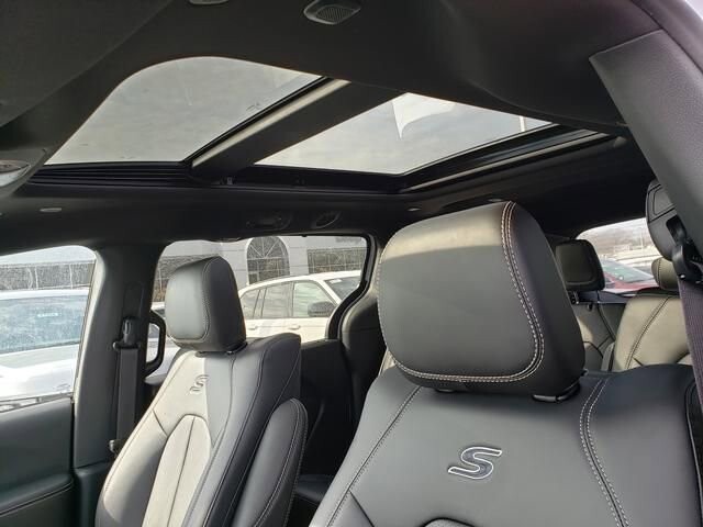 2026 Chrysler Pacifica in Bedford, OH 44146 - 18104036 7