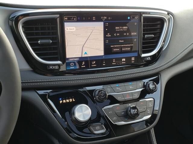 2026 Chrysler Pacifica in Bedford, OH 44146 - 18104042 11