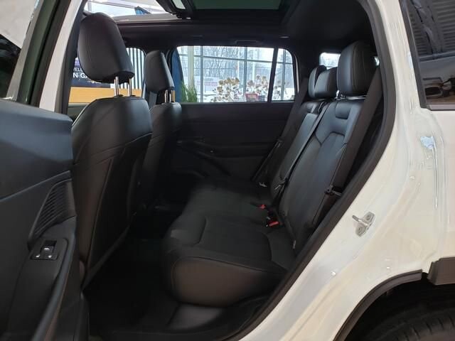 2026 Jeep Cherokee in Bedford, OH 44146 - 18104044 8