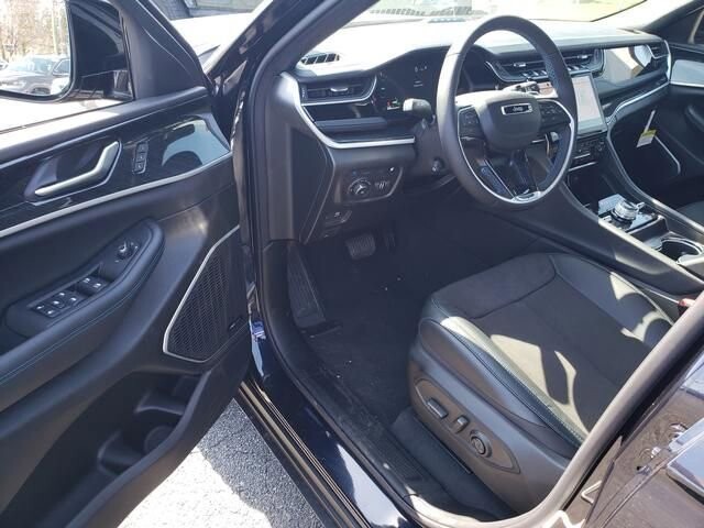 2024 Jeep Grand Cherokee in Bedford, OH 44146 - 18104046 6