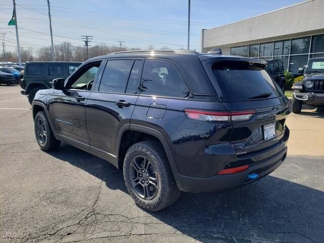 2024 Jeep Grand Cherokee in Bedford, OH 44146 - 18104046 4