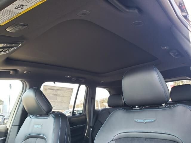 2024 Jeep Grand Cherokee in Bedford, OH 44146 - 18104046 11