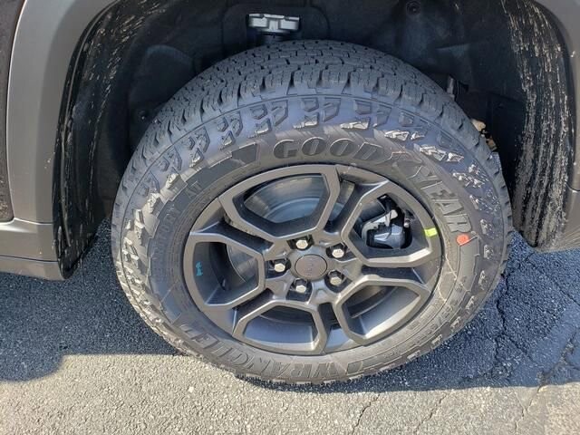 2024 Jeep Grand Cherokee in Bedford, OH 44146 - 18104046 12