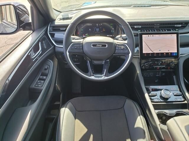 2024 Jeep Grand Cherokee in Bedford, OH 44146 - 18104046 10