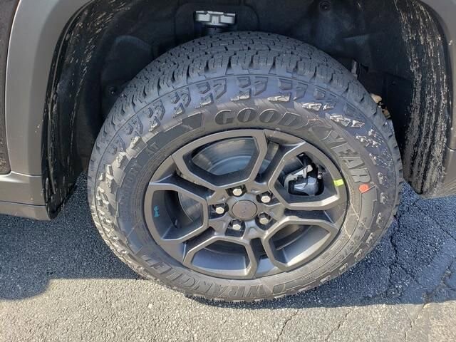 2024 Jeep Grand Cherokee in Bedford, OH 44146 - 18104046 12