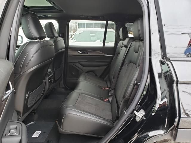 2026 Jeep Grand Cherokee in Bedford, OH 44146 - 18104048 8