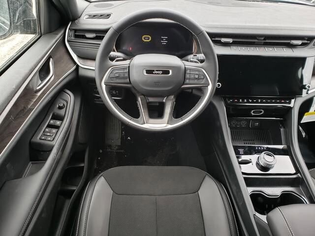 2026 Jeep Grand Cherokee in Bedford, OH 44146 - 18104048 10