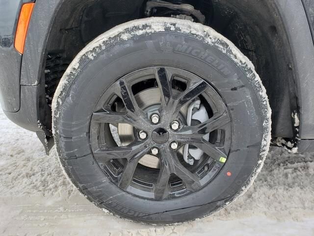 2026 Jeep Grand Cherokee in Bedford, OH 44146 - 18104048 12