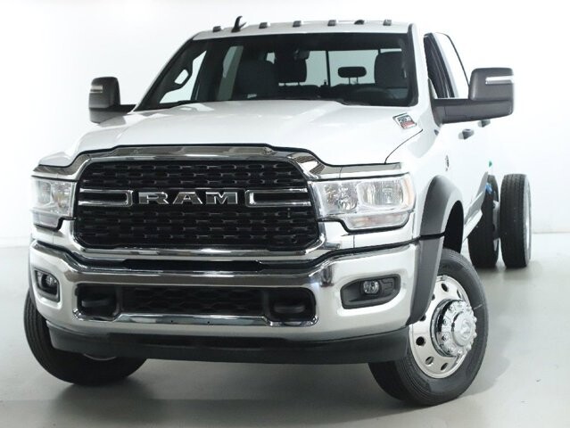 2024 RAM 4500 in Bedford, OH 44146 - 18104049 3