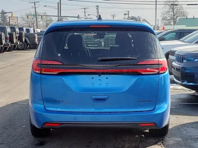 2026 Chrysler Pacifica in Bedford, OH 44146 - 18104052 4