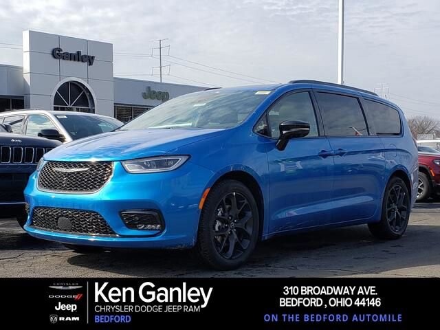2026 Chrysler Pacifica in Bedford, OH 44146 - 18104052 13