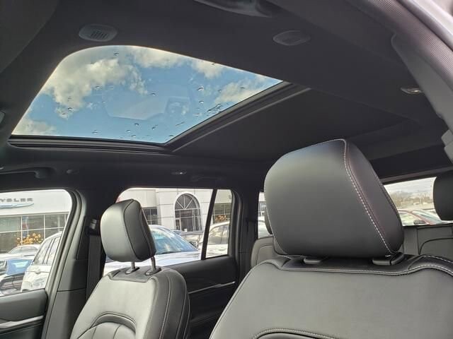 2026 Jeep Grand Cherokee in Bedford, OH 44146 - 18104053 7