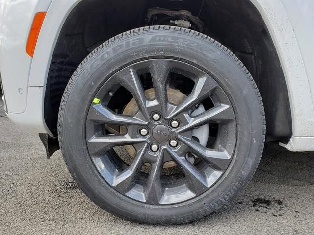 2026 Jeep Grand Cherokee in Bedford, OH 44146 - 18104053 12