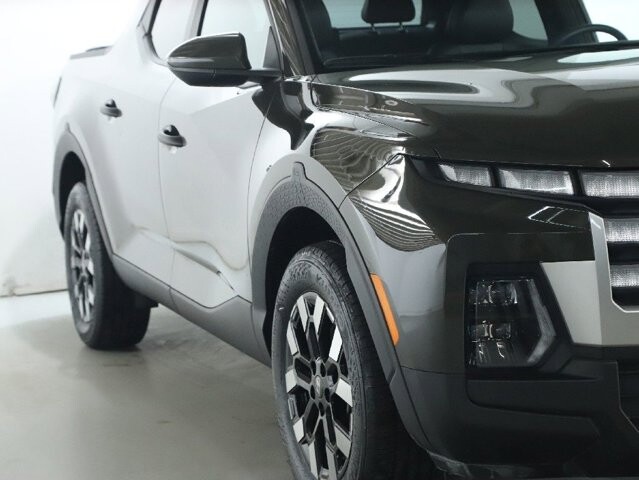 2025 Hyundai Santa Cruz in Bedford, OH 44146 - 18104054 8