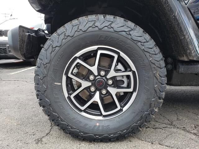 2026 Jeep Wrangler in Bedford, OH 44146 - 18104055 12