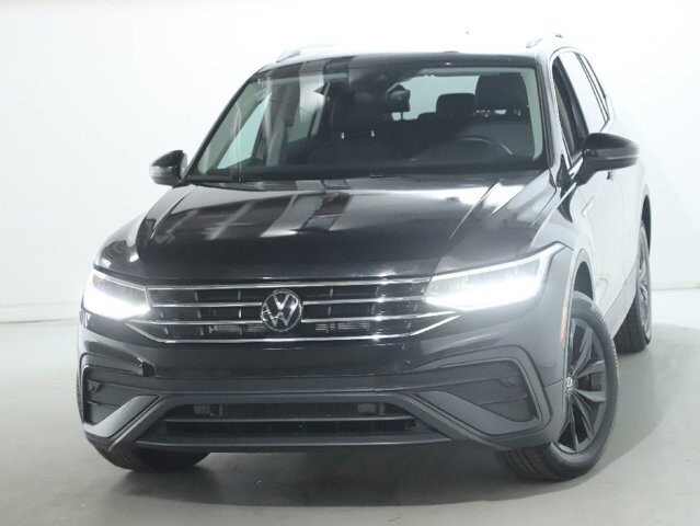 2024 Volkswagen Tiguan in Bedford, OH 44146 - 18104057 3
