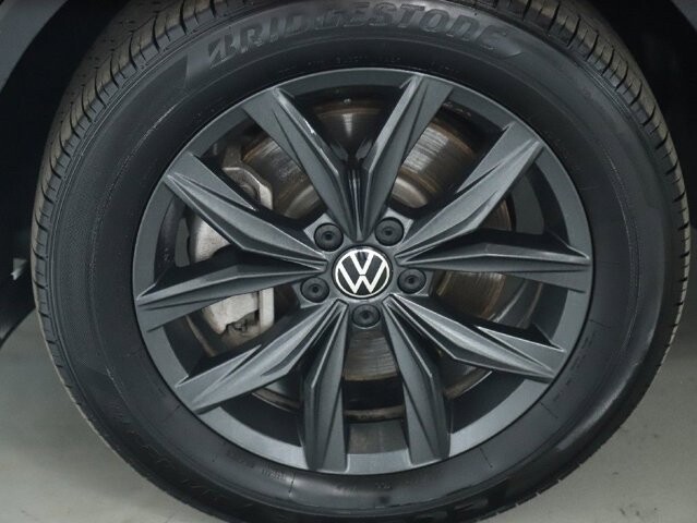 2024 Volkswagen Tiguan in Bedford, OH 44146 - 18104057 39