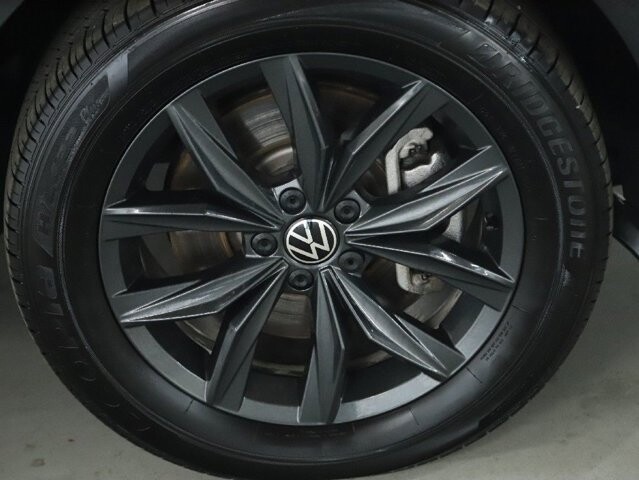 2024 Volkswagen Tiguan in Bedford, OH 44146 - 18104057 10