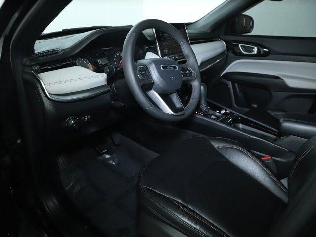 2024 Jeep Compass in Bedford, OH 44146 - 18104062 17