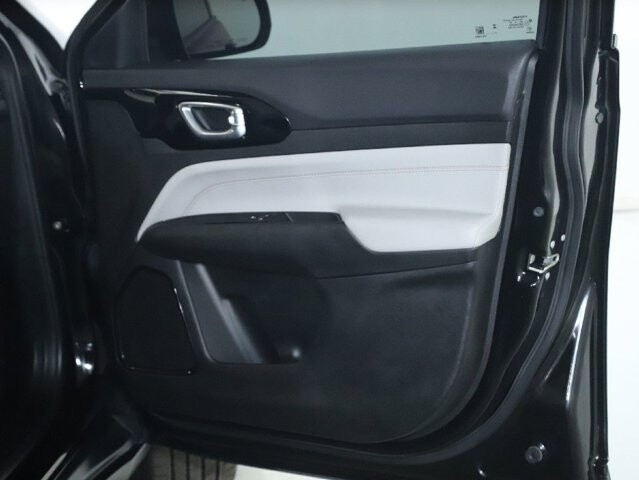 2024 Jeep Compass in Bedford, OH 44146 - 18104062 33