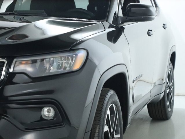 2024 Jeep Compass in Bedford, OH 44146 - 18104062 4