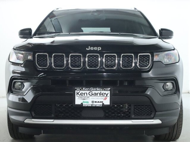 2024 Jeep Compass in Bedford, OH 44146 - 18104062 5