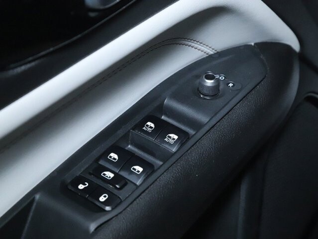 2024 Jeep Compass in Bedford, OH 44146 - 18104062 16