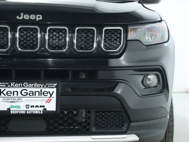 2024 Jeep Compass in Bedford, OH 44146 - 18104062 7