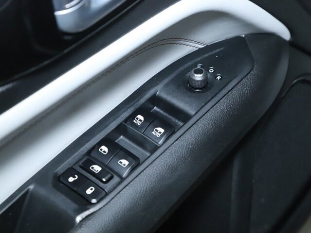 2023 Jeep Compass in Bedford, OH 44146 - 18104066 16