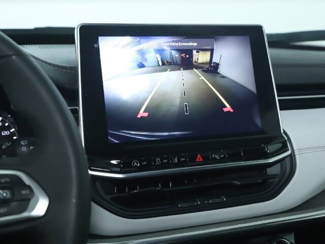 2023 Jeep Compass in Bedford, OH 44146 - 18104066 28