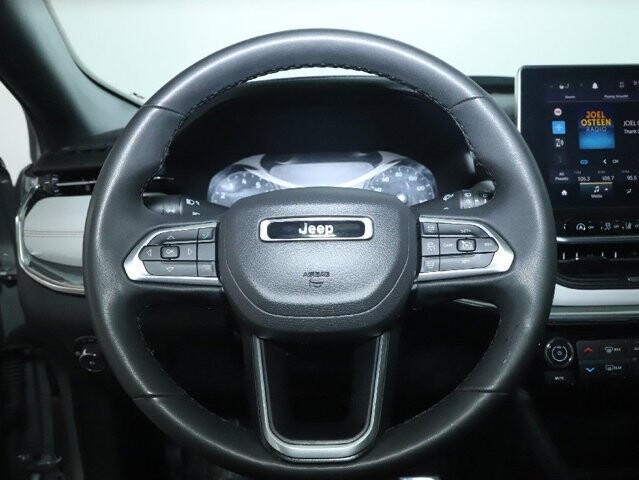 2023 Jeep Compass in Bedford, OH 44146 - 18104066 21