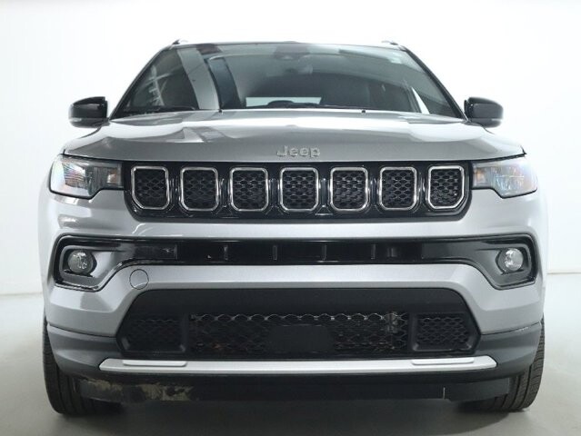 2023 Jeep Compass in Bedford, OH 44146 - 18104066 5