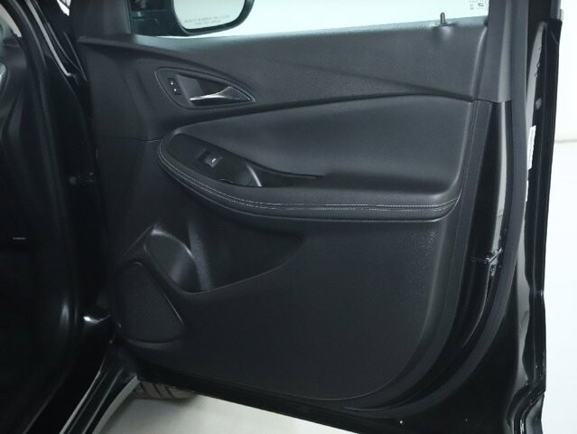 2025 Buick Encore GX in Bedford, OH 44146 - 18104071 33