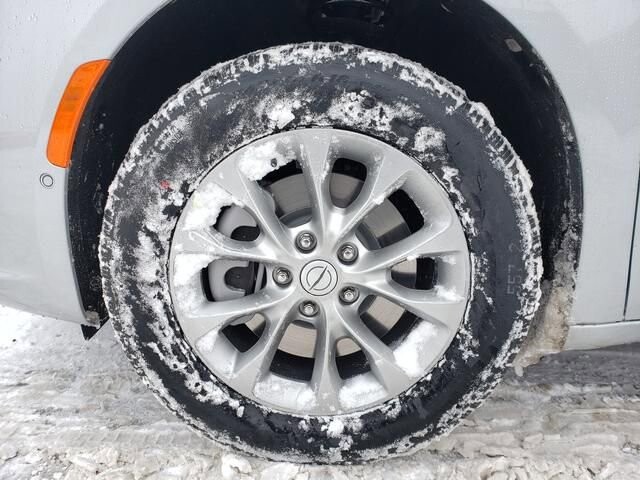 2026 Chrysler Pacifica in Bedford, OH 44146 - 18104077 12